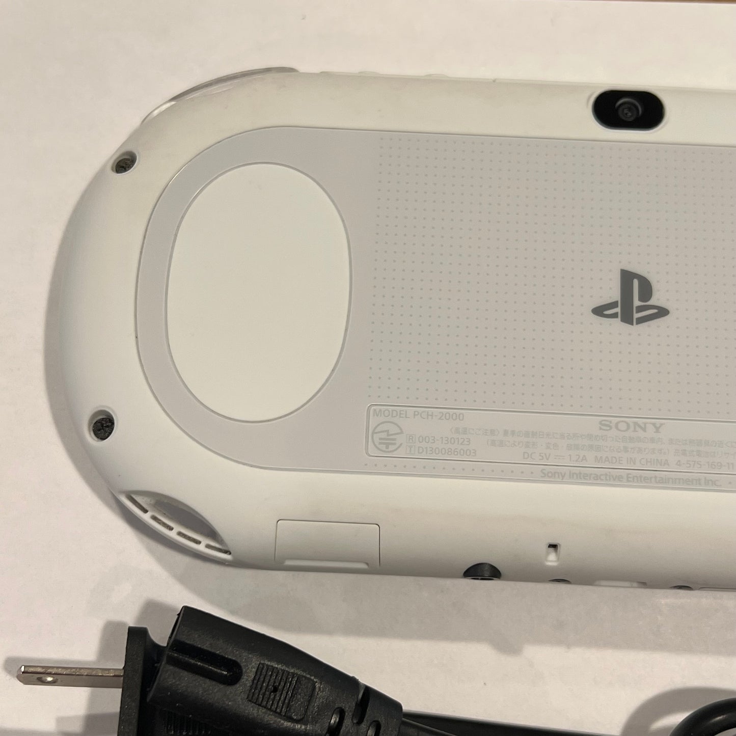 Glacier White Sony PS Vita 2000